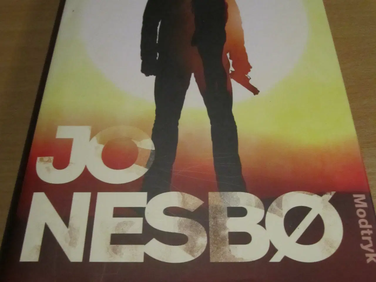 Billede 2 - JO NESBØ. Midnatssol.