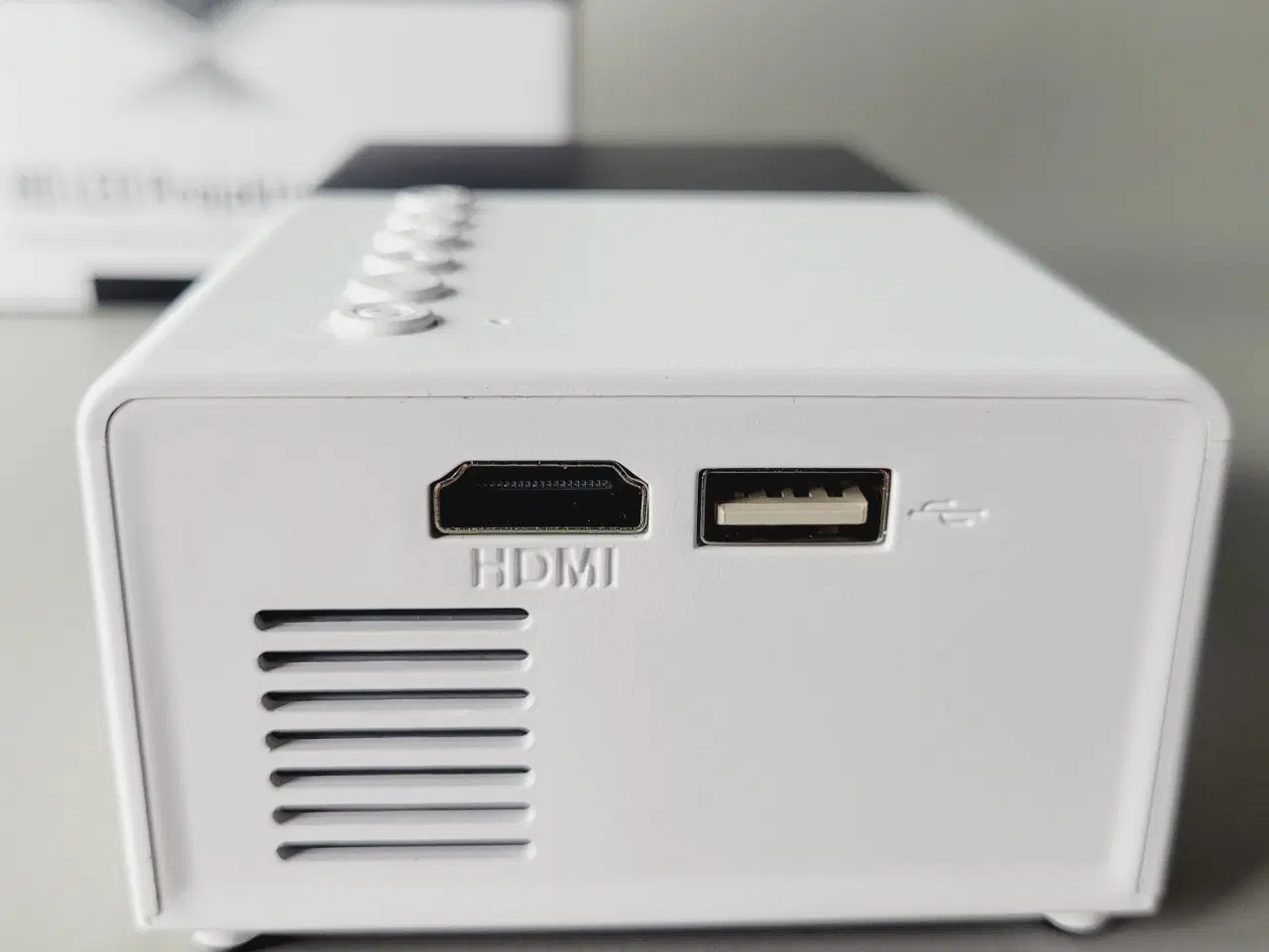 Billede 7 - ⭐️. 🎥 HD LED Mini Projektor – Kompakt og Effektiv