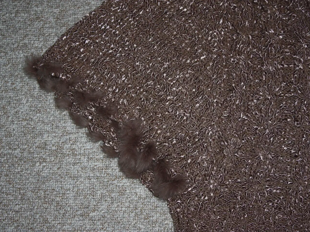 Billede 5 - Pinfelanna bluse str.M med pels 65% acryl 35% wool