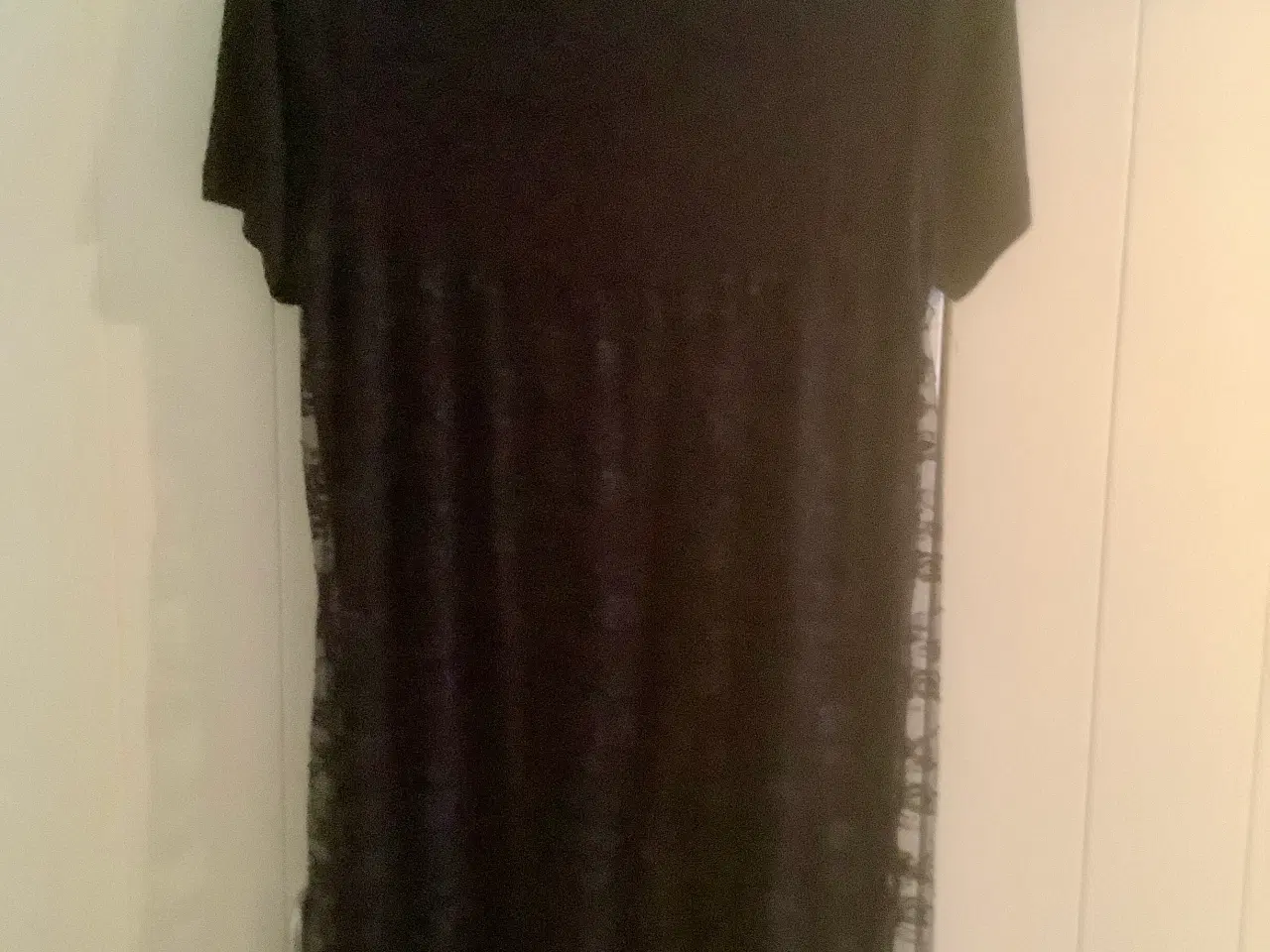 Billede 6 - Kort kjole med blonder, str.38/40.