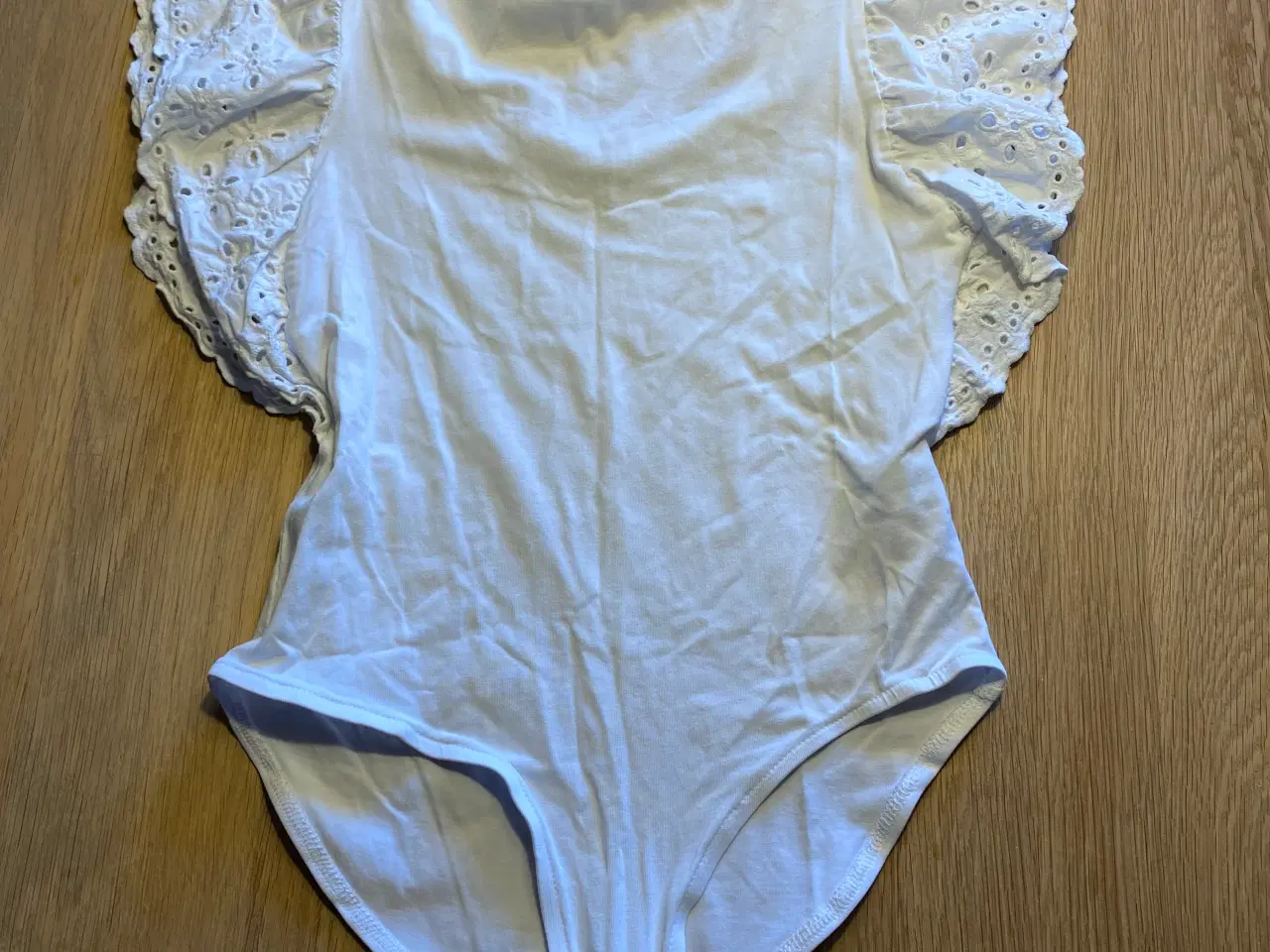 Billede 7 - Levi’s jeans str. 10 år og lidt mere tøj i 140