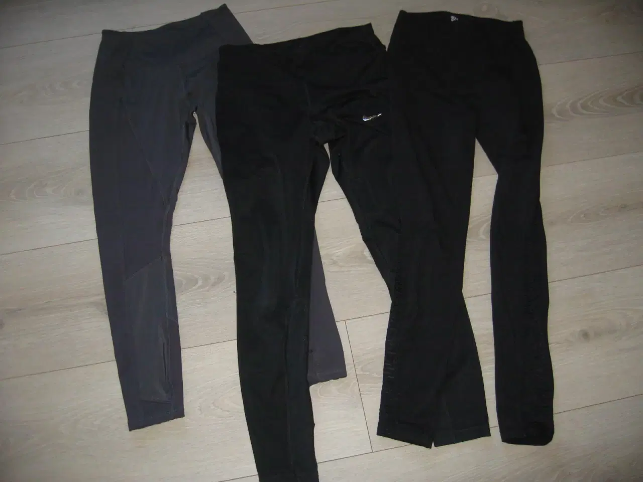 Billede 3 -  Træningstøj str ca S / 36