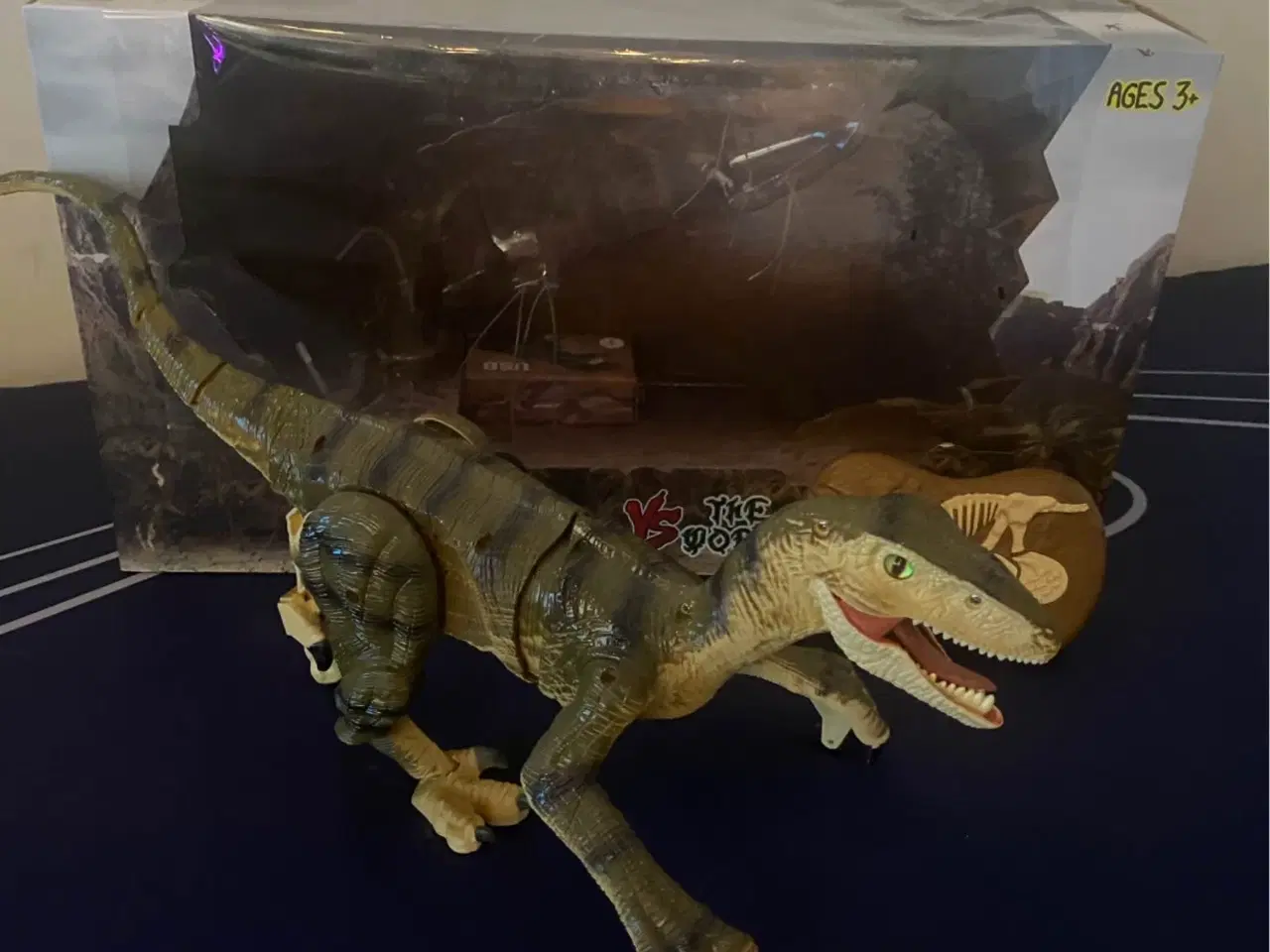 Billede 2 - Dinosaur fjernstyret