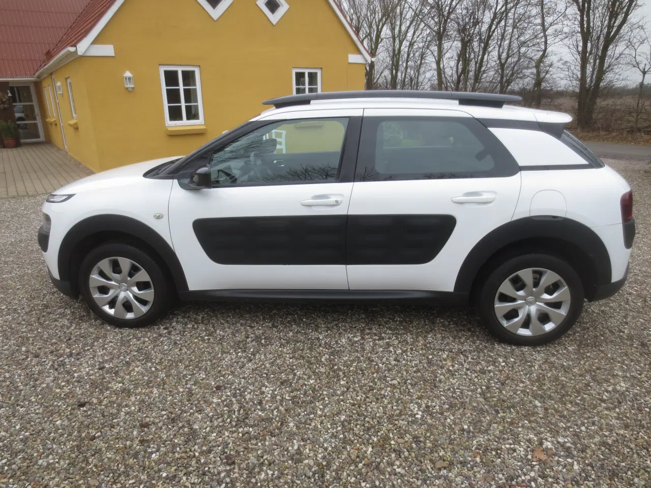 Billede 5 - Citroen C4 Cactus 1.2 i Km 144. År 2015. Nysynet.