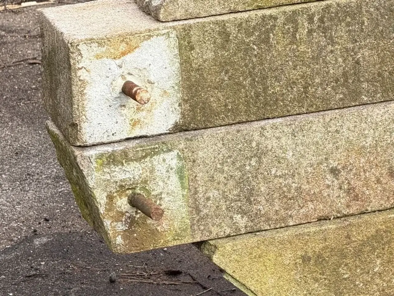 Billede 4 - Granitsøjler 4 Styk