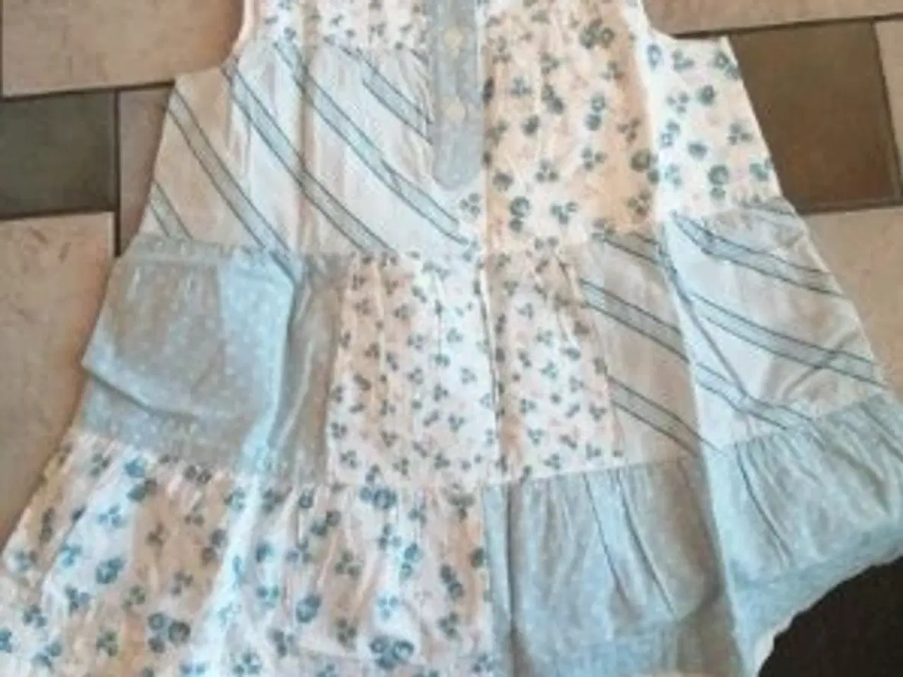 Billede 4 - sæt og kjoler