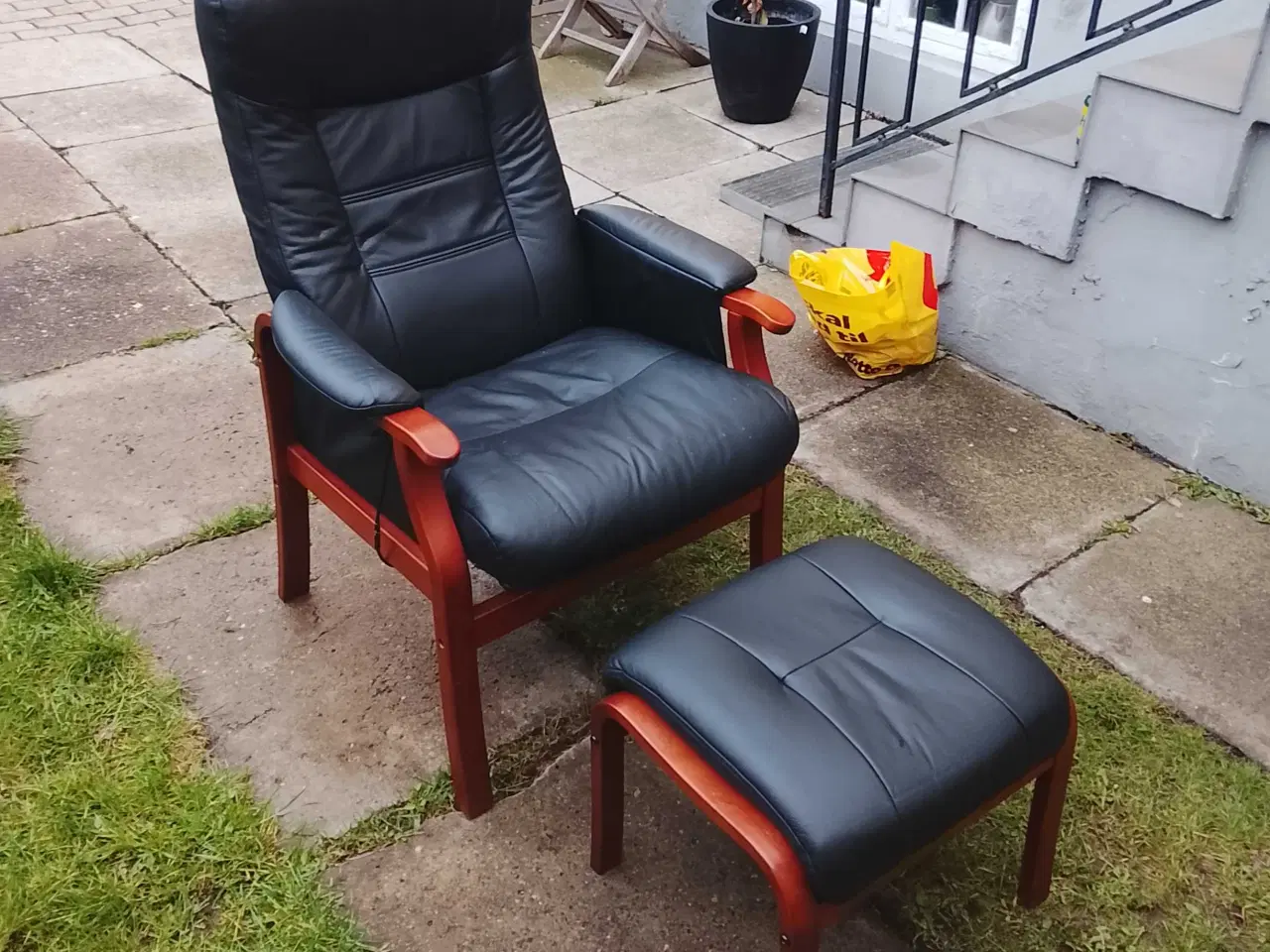 Billede 1 - Otiumstol sort læder.