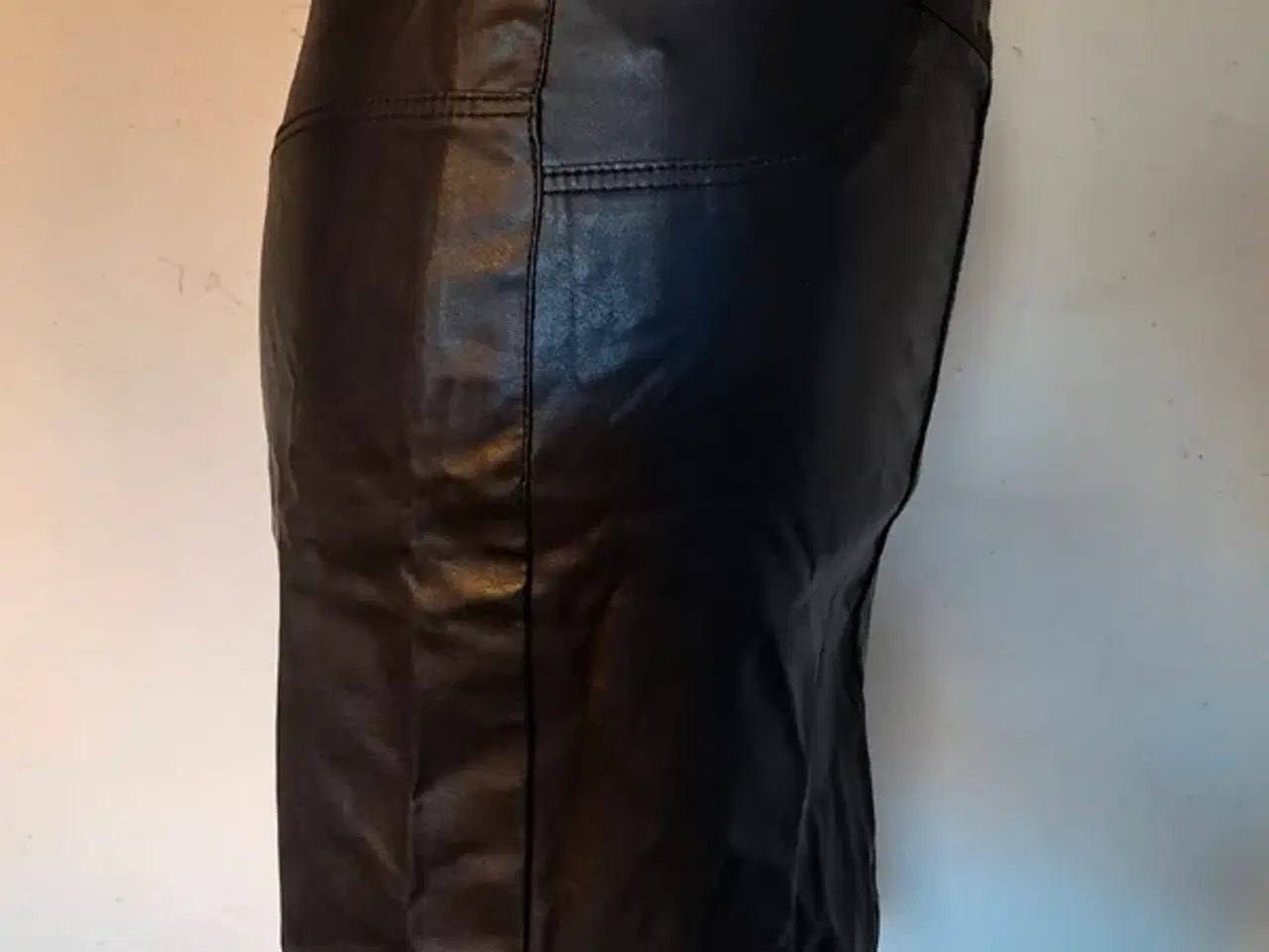 Billede 4 - Pieces str. S/M nederdel