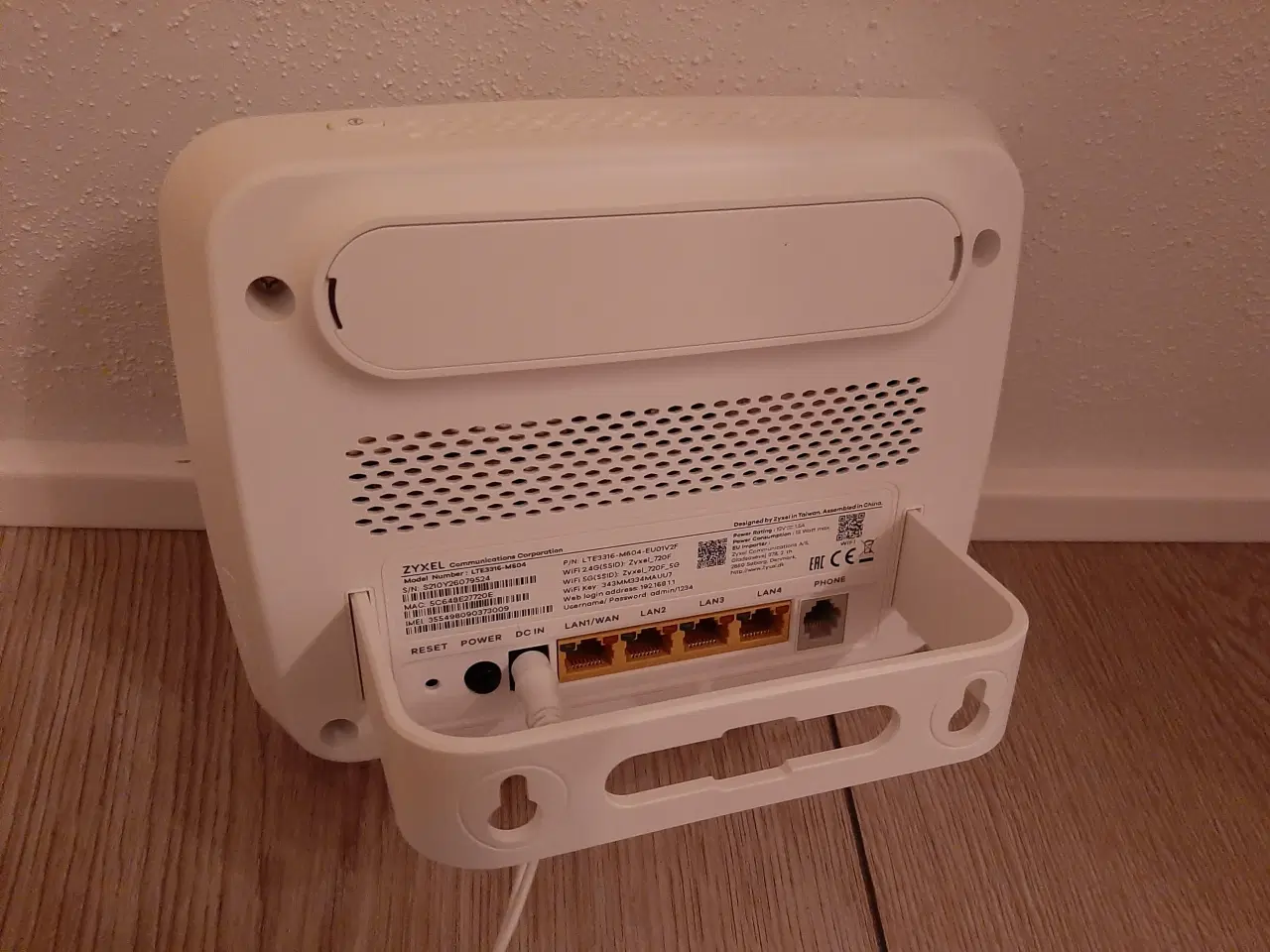 Billede 3 - 4G⚪Zyxel LTE3316-M604, til simkort, med VOIP.