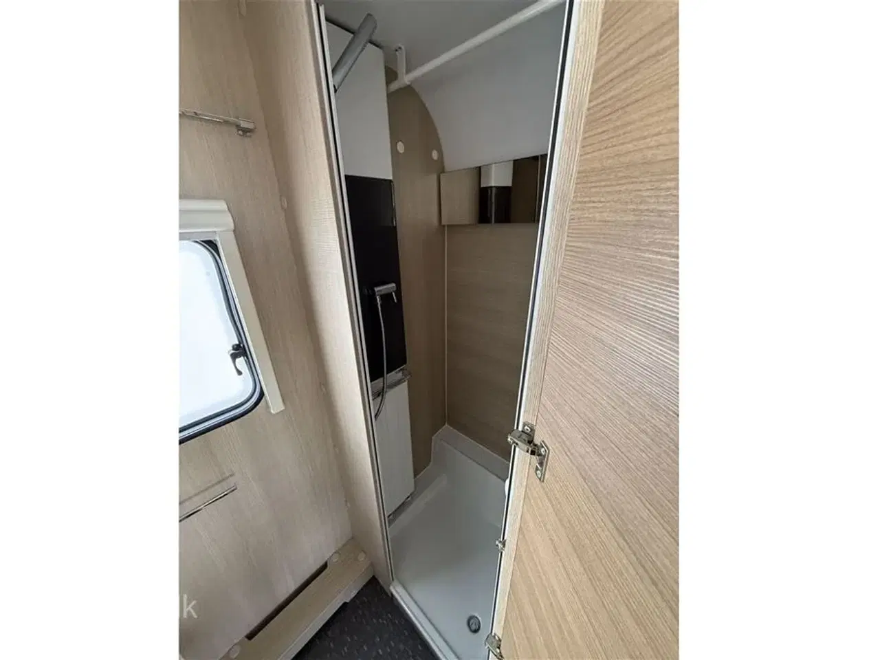 Billede 9 - 2020 - Adria Adora Supreme 573 PT Fin køjevogn med masser af plads til familien fra Hinshøj Caravan.