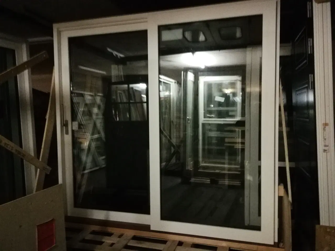 Billede 1 - NY HÆVE/SKYDEDØR 220 x 209 ,KR. 14.500