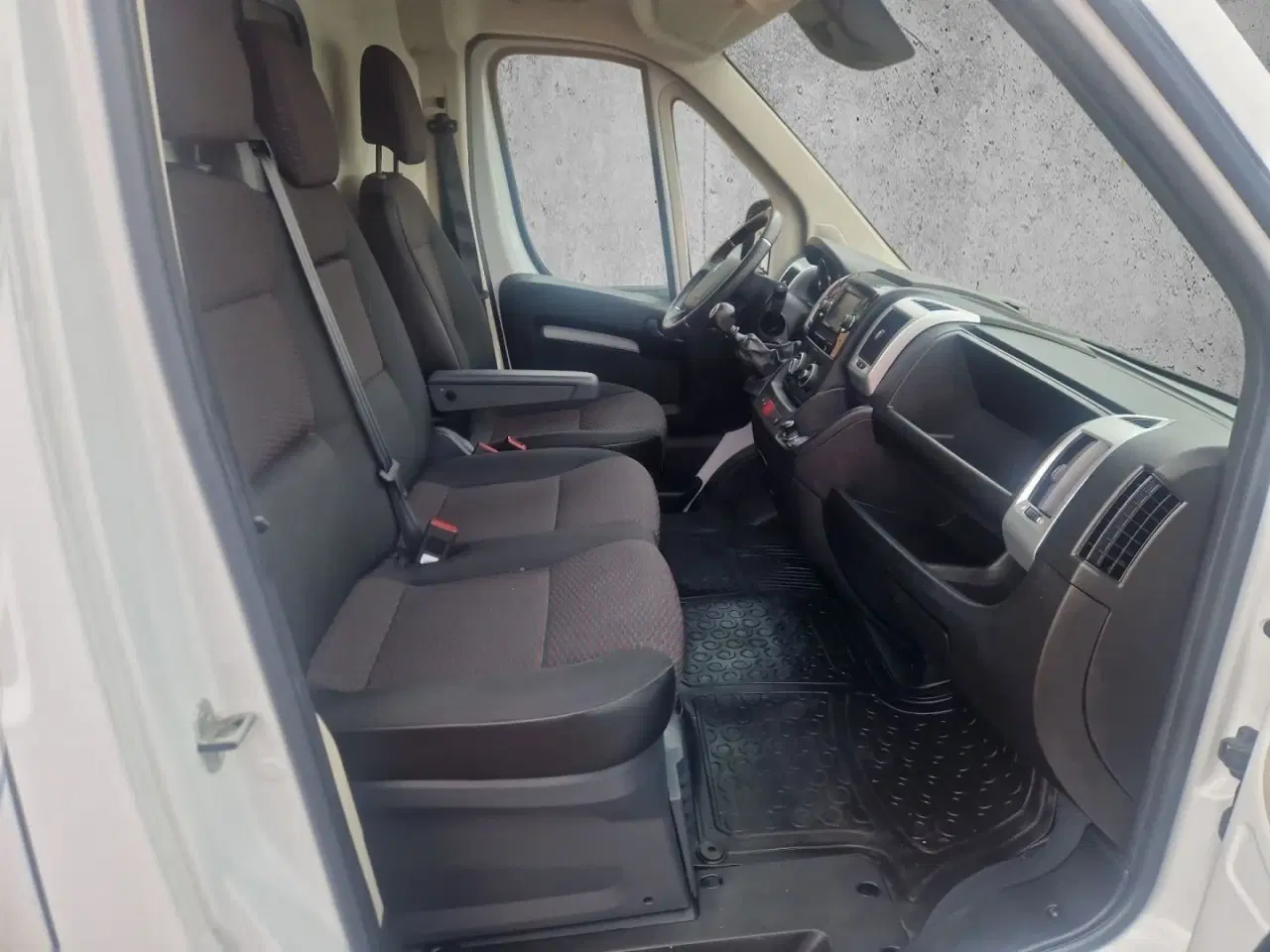 Billede 13 - Peugeot Boxer 333 2,2 BlueHDi 140 L2H2 Premium