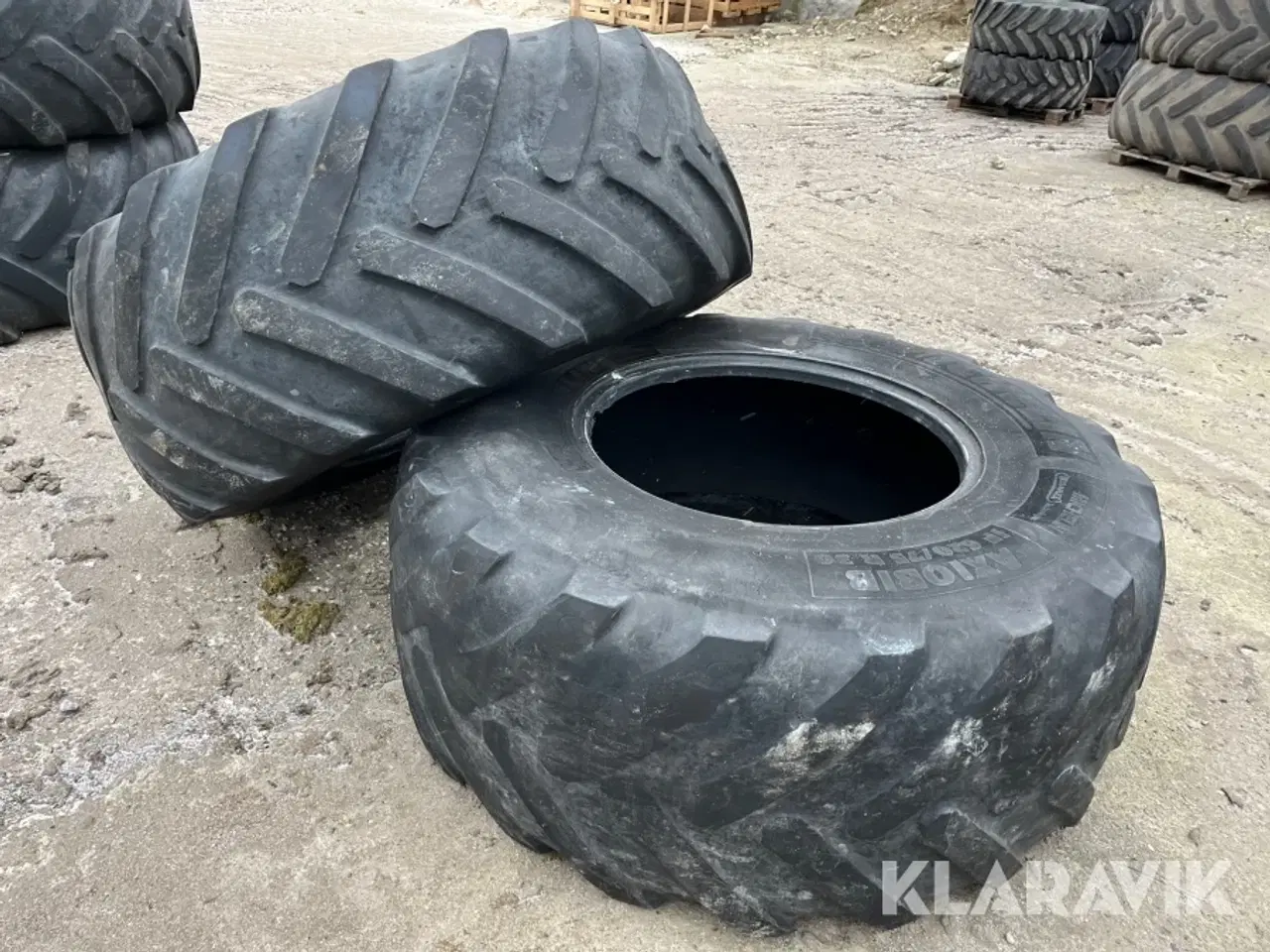 Billede 3 - Traktordæk Michelin Axiobib 620/75R30 - 2 styk