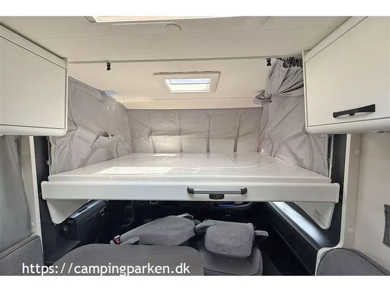 Billede 7 - 2026 - SunLight Sunlights flagskib I68 Adventure med enkeltsenge, automatgear og digital pakke