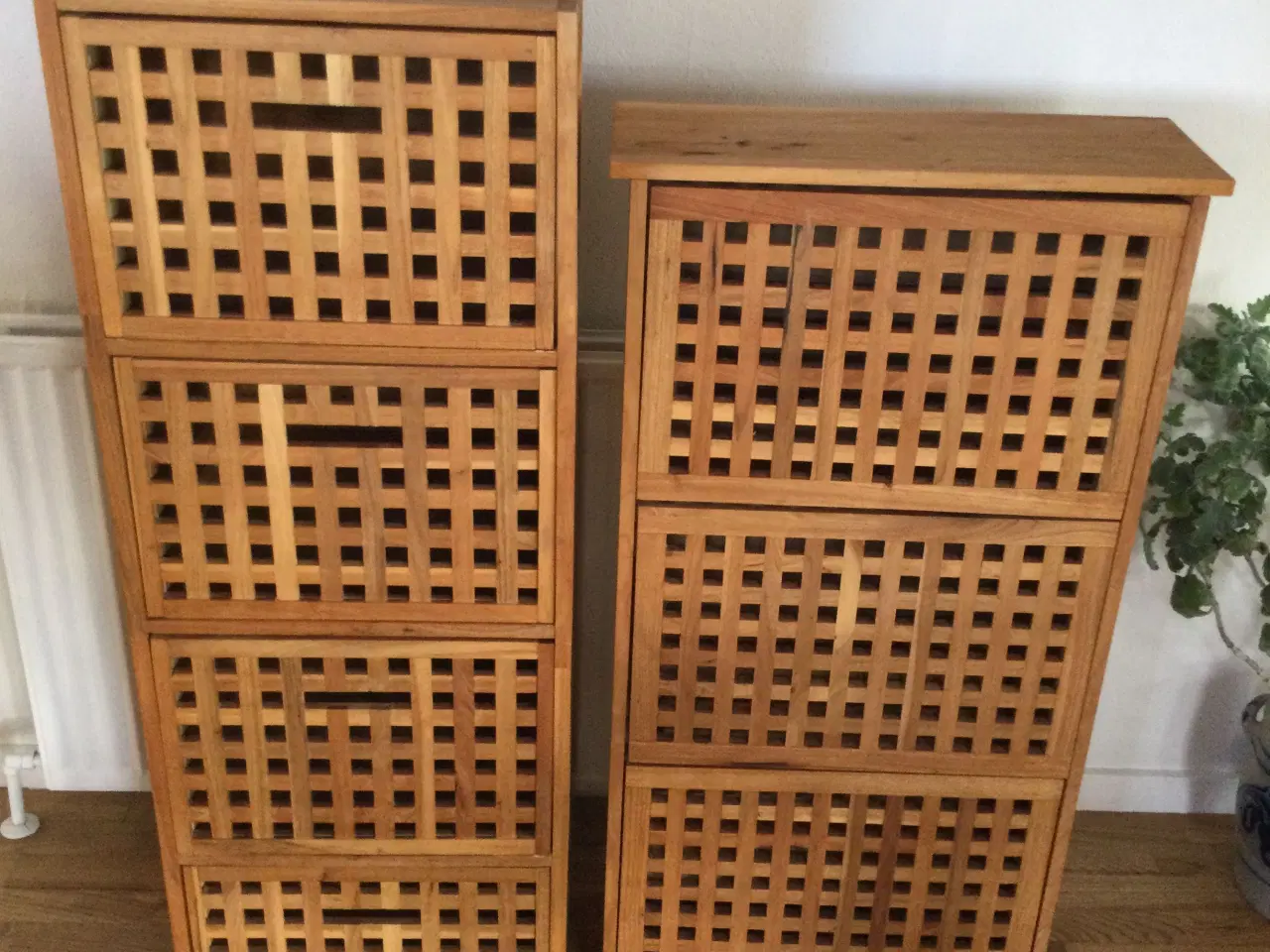 Billede 1 - Skab med 4 skuffer og skoskab , i nøddetræ