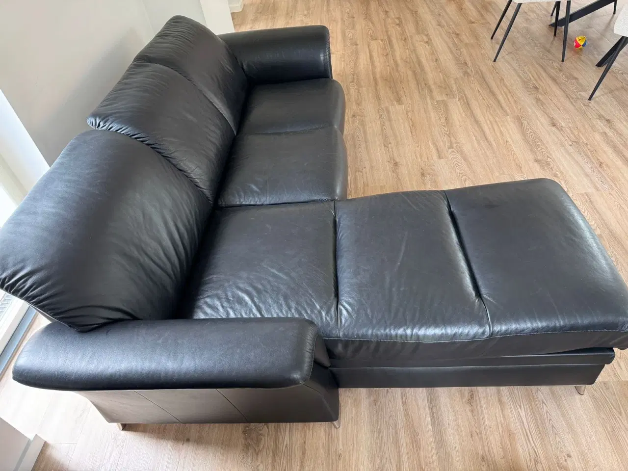 Billede 1 - Stressless læderhjørnesofa med chaiselong – Aalbor