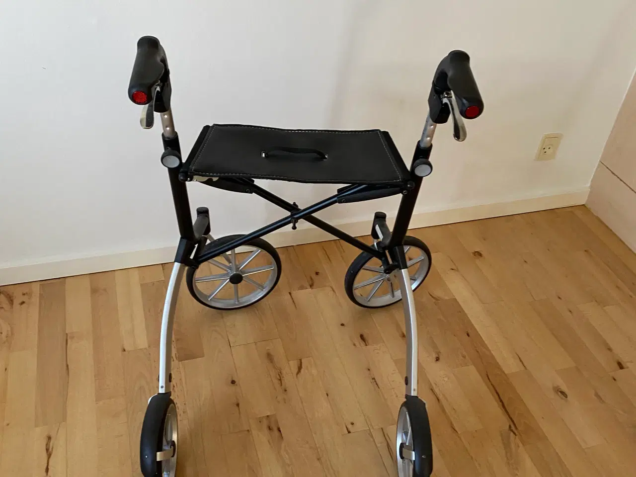 Billede 2 - Trust letvægt rollator