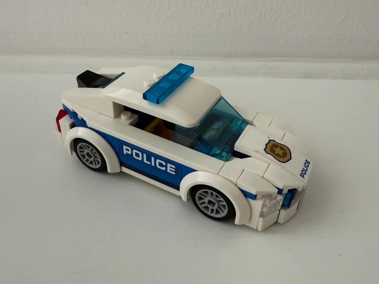 Billede 3 - LEGO City 60239 politibil og betjent
