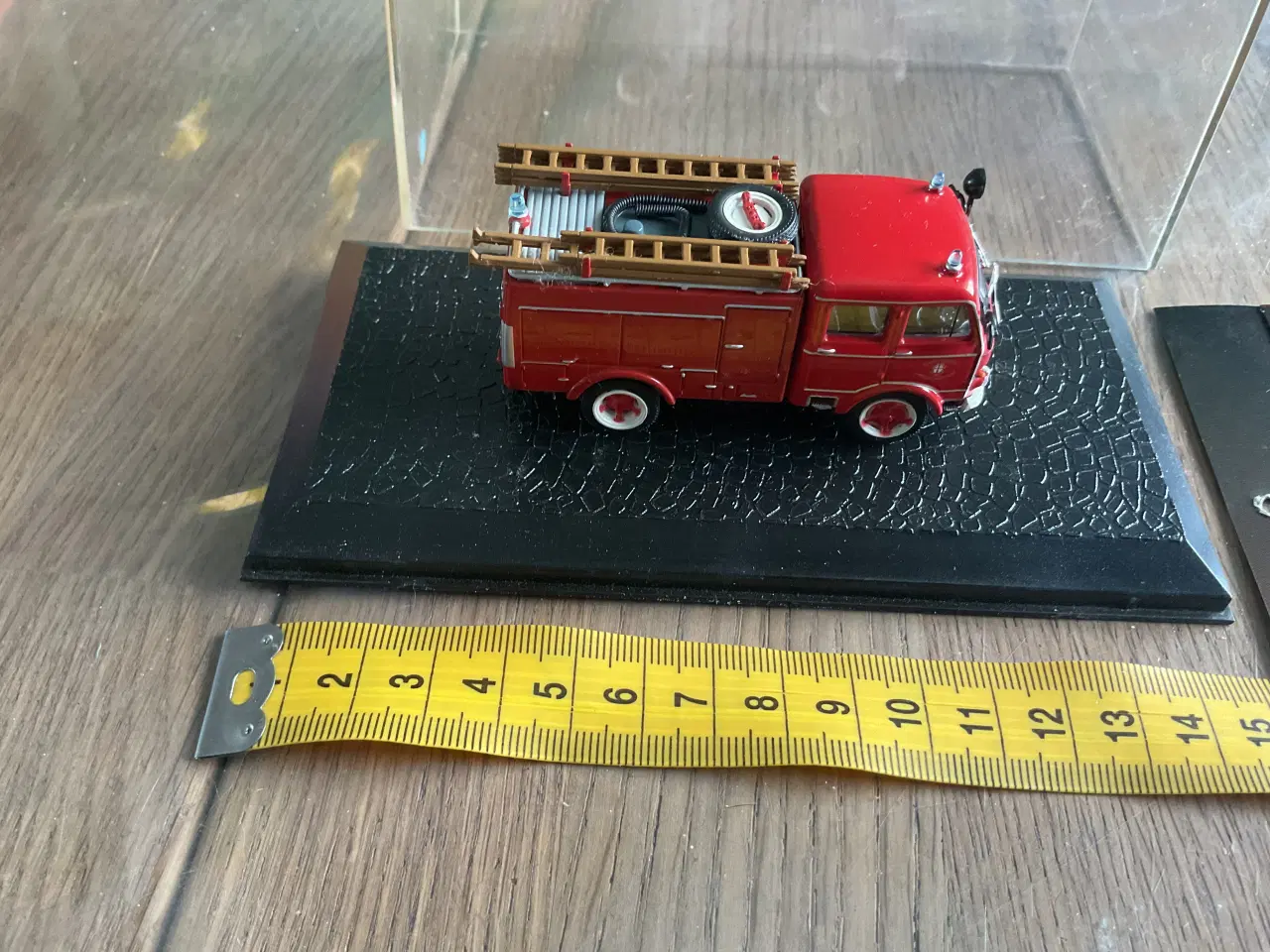 Billede 3 - SOLGT.              Model brandbil OM Tigrotto
