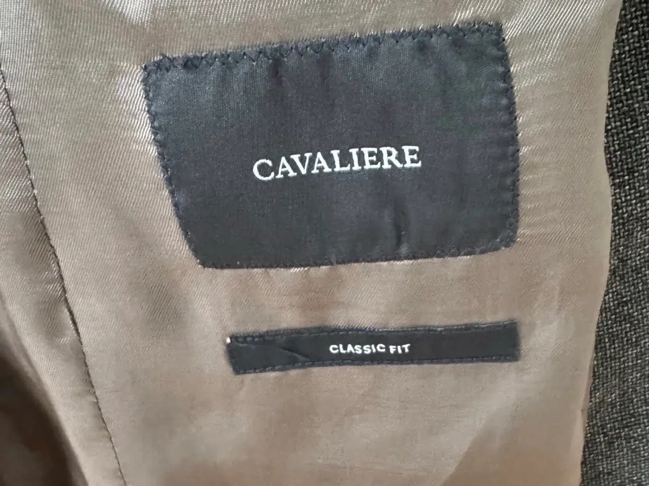 Billede 3 - Flot grå blazer fra Cavaliere i 100% uld.