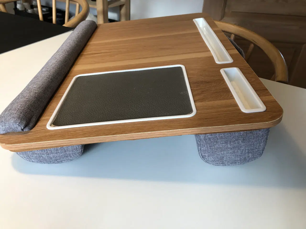 Billede 3 - Laptop bord til knæet, perfekt til bilturen