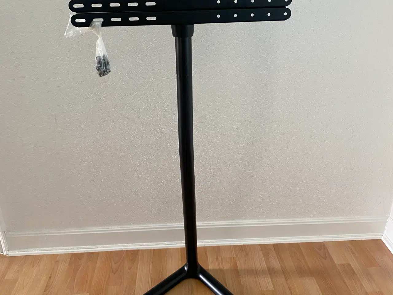 Billede 1 - TV stander sælges