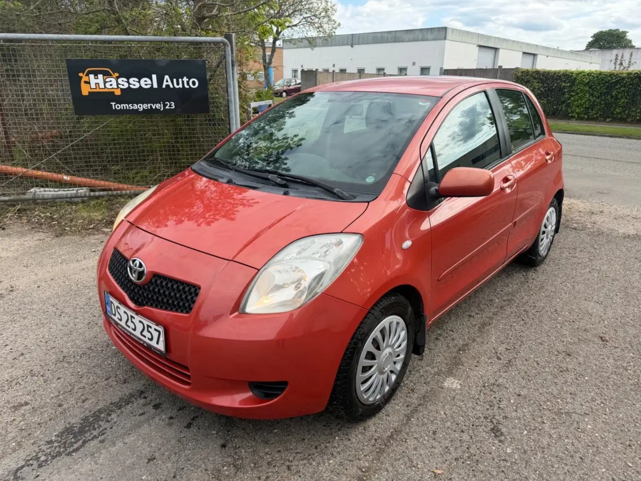 Billede 1 - Toyota Yaris 1,3 Luna
