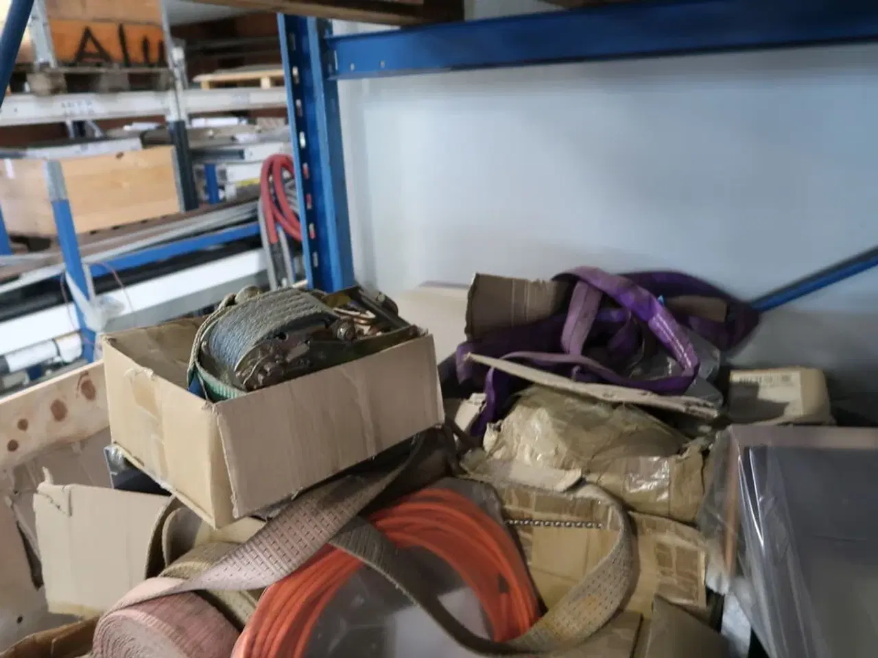 Billede 1 - Palle med div. Løftestroppe m.m.