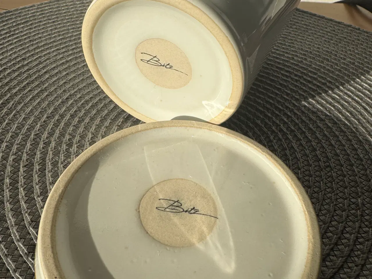 Billede 2 - Bitz urtepotteskjuler med underskål