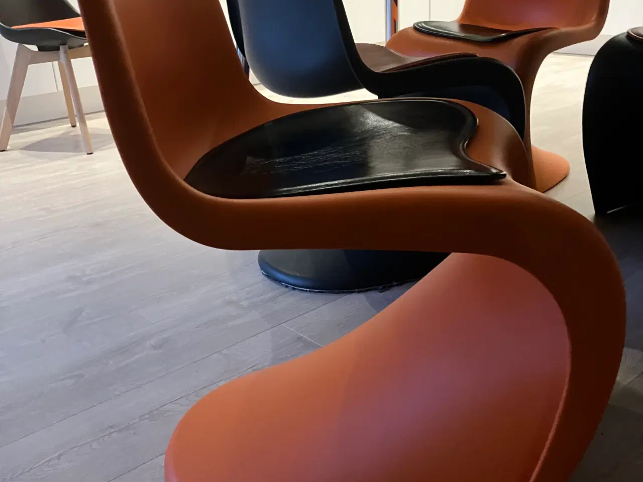 Billede 8 - Panton (Vitra)spisebordstole 