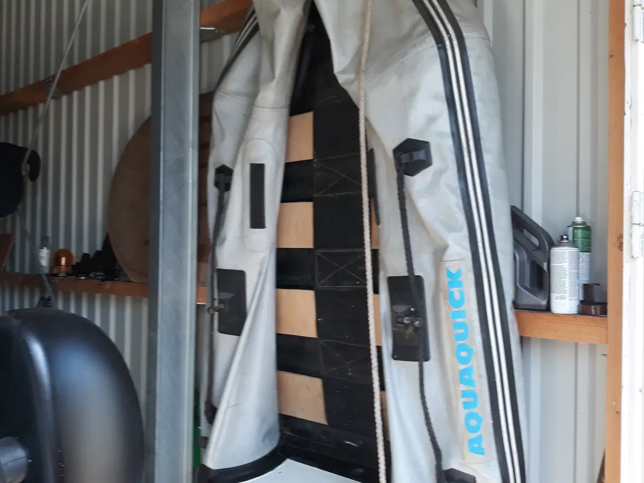 Billede 2 - Påhængsmotor og båd
