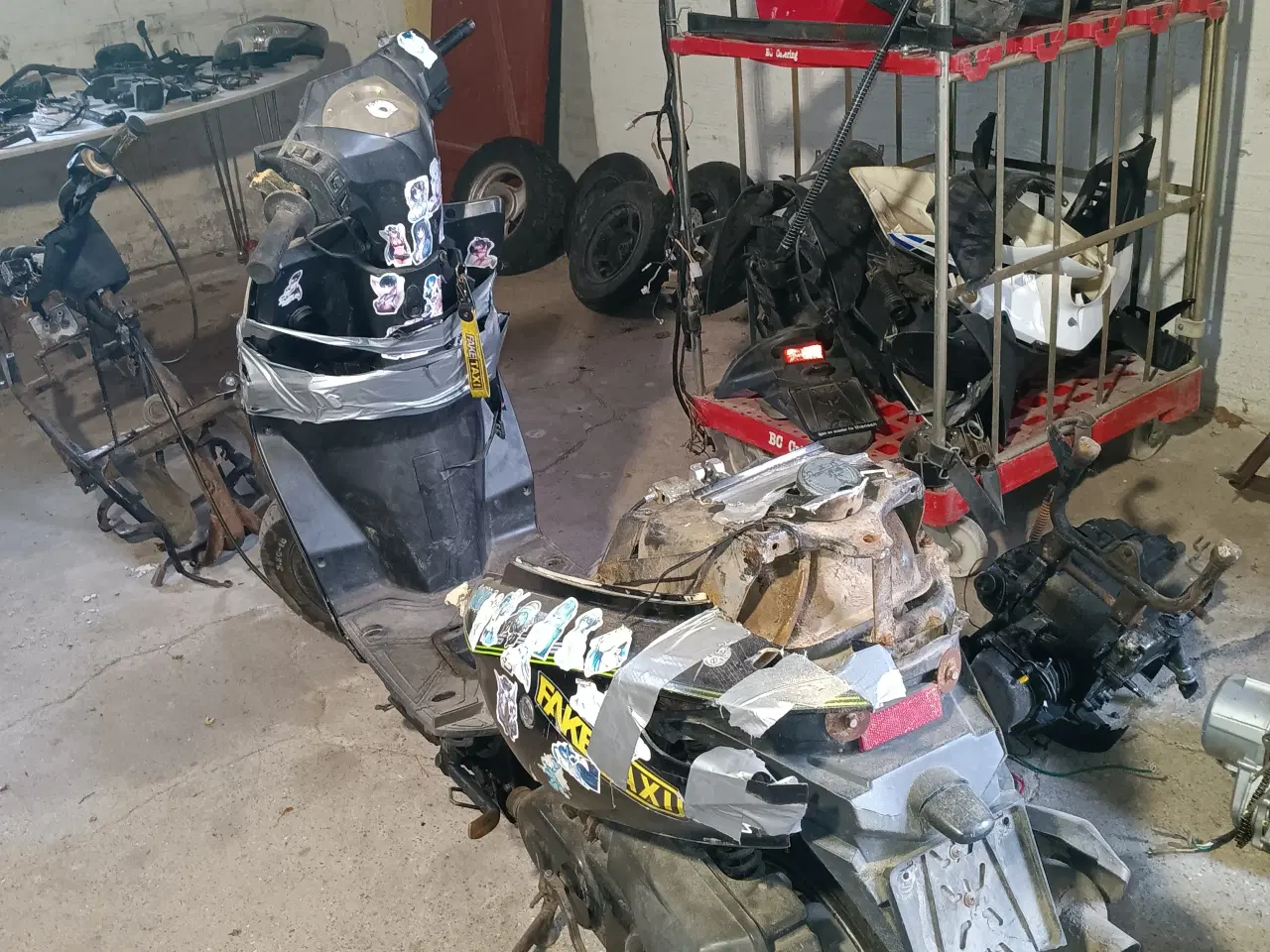 Billede 17 - Scooter dele, alt skal væk. Sælges billigt. 