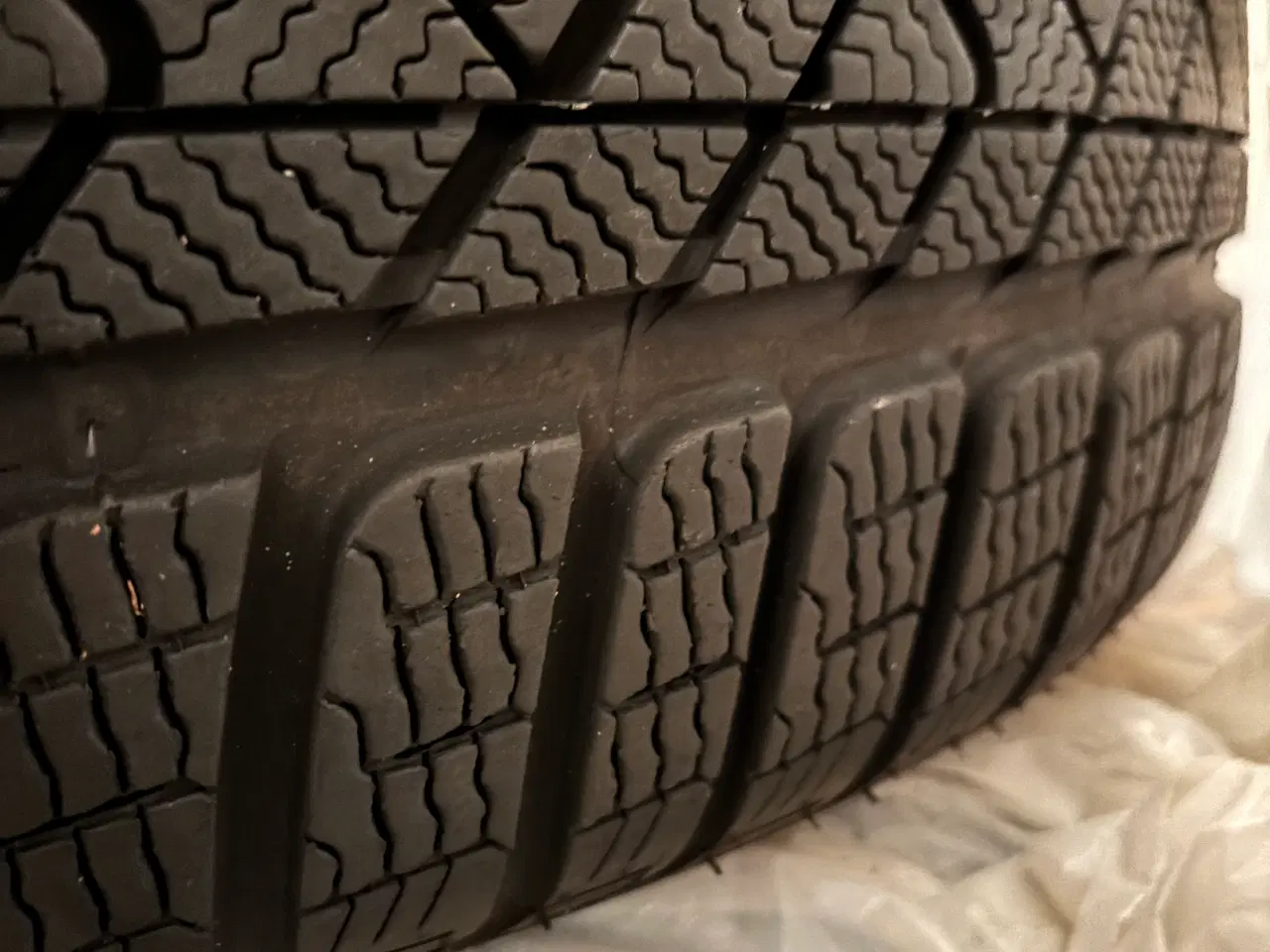 Billede 2 - 4 stk 19'' BMW 245/45 R19 vinterdæk inkl. fælge