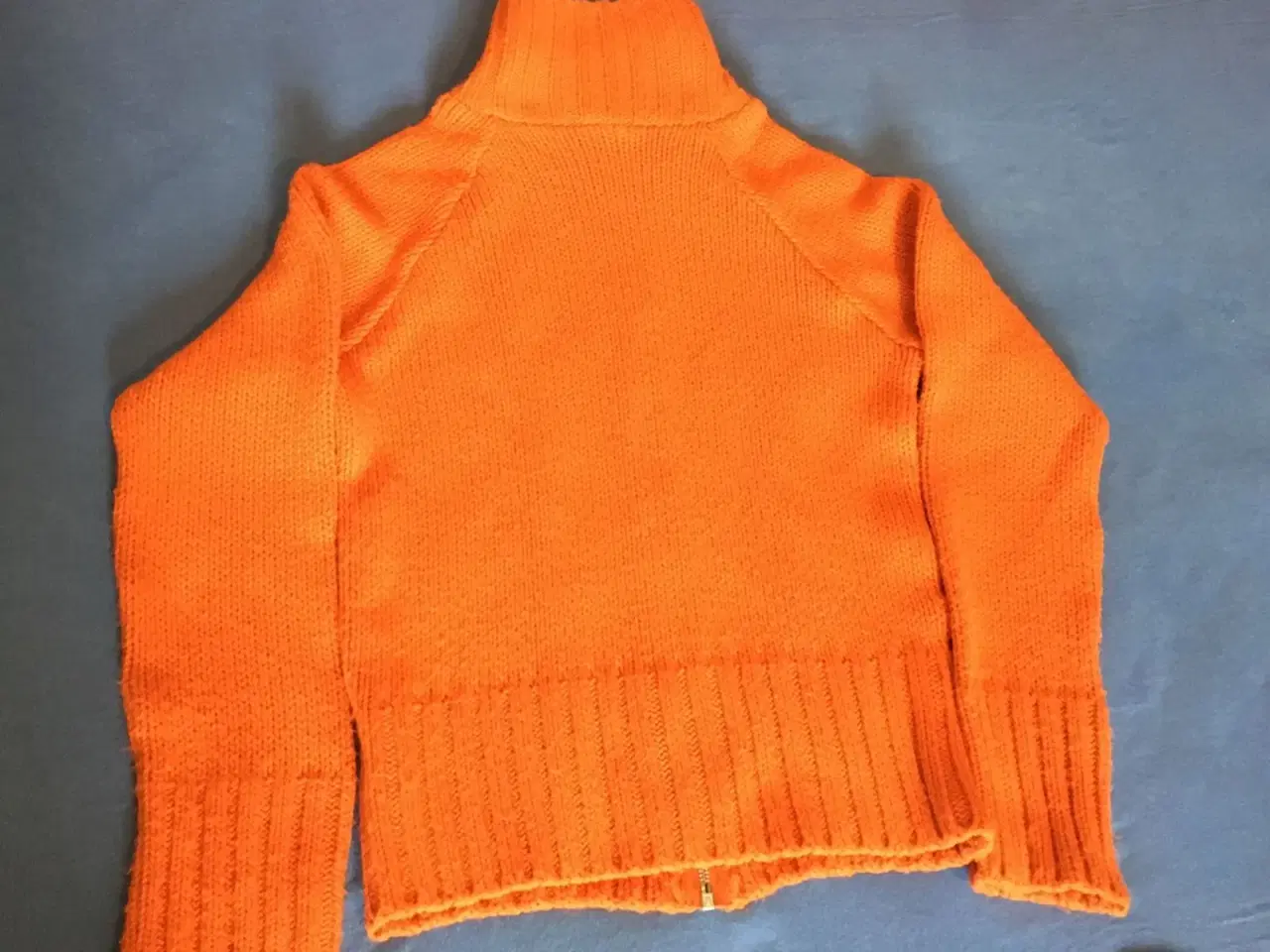 Billede 4 - Orange farvet cardigan til salg