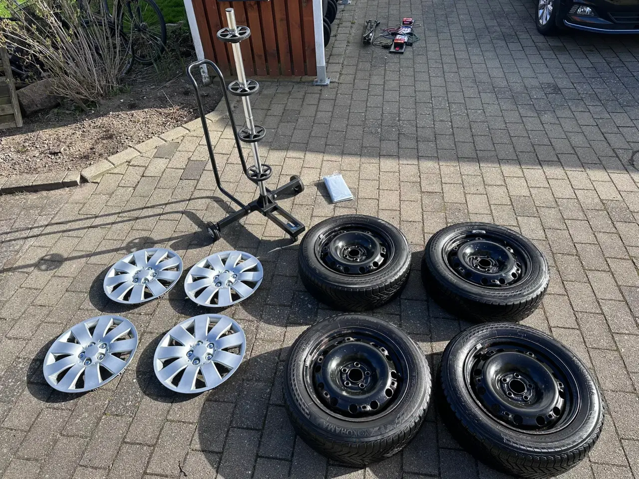 Billede 8 - Vinterhjul 15” - stålfælge, Yokohamadæk, hjulkapsl