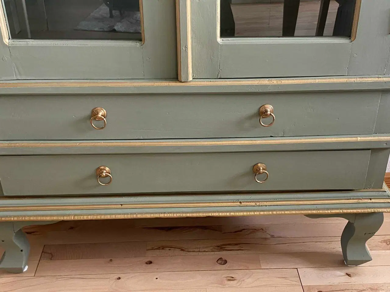 Billede 5 - RESERVERET - Smukt ældre nyistandsat vitrineskab