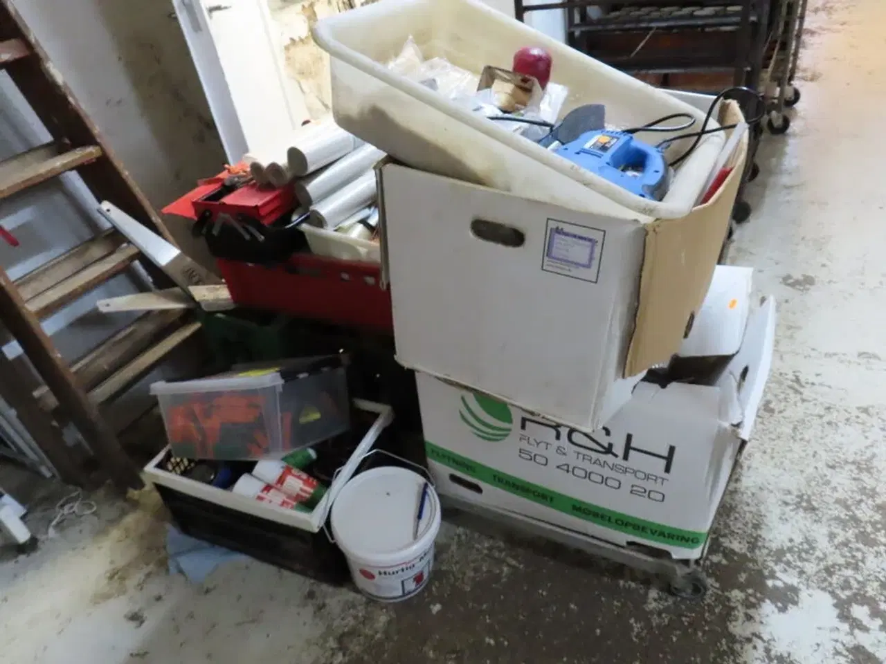 Billede 1 - Ass. værktøj og 2 stk. stiger