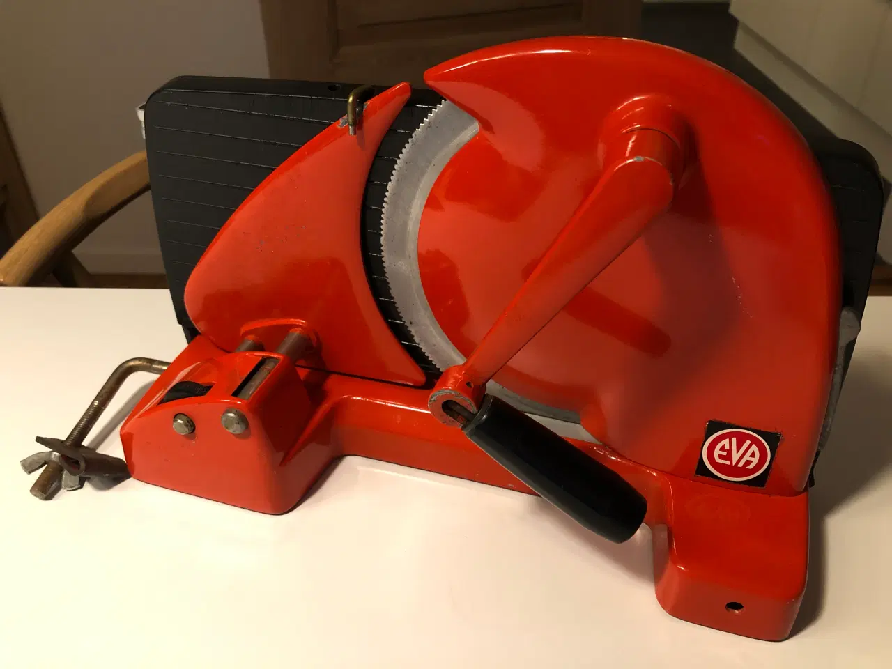 Billede 1 - EVA Brødskærer i rød med sort side