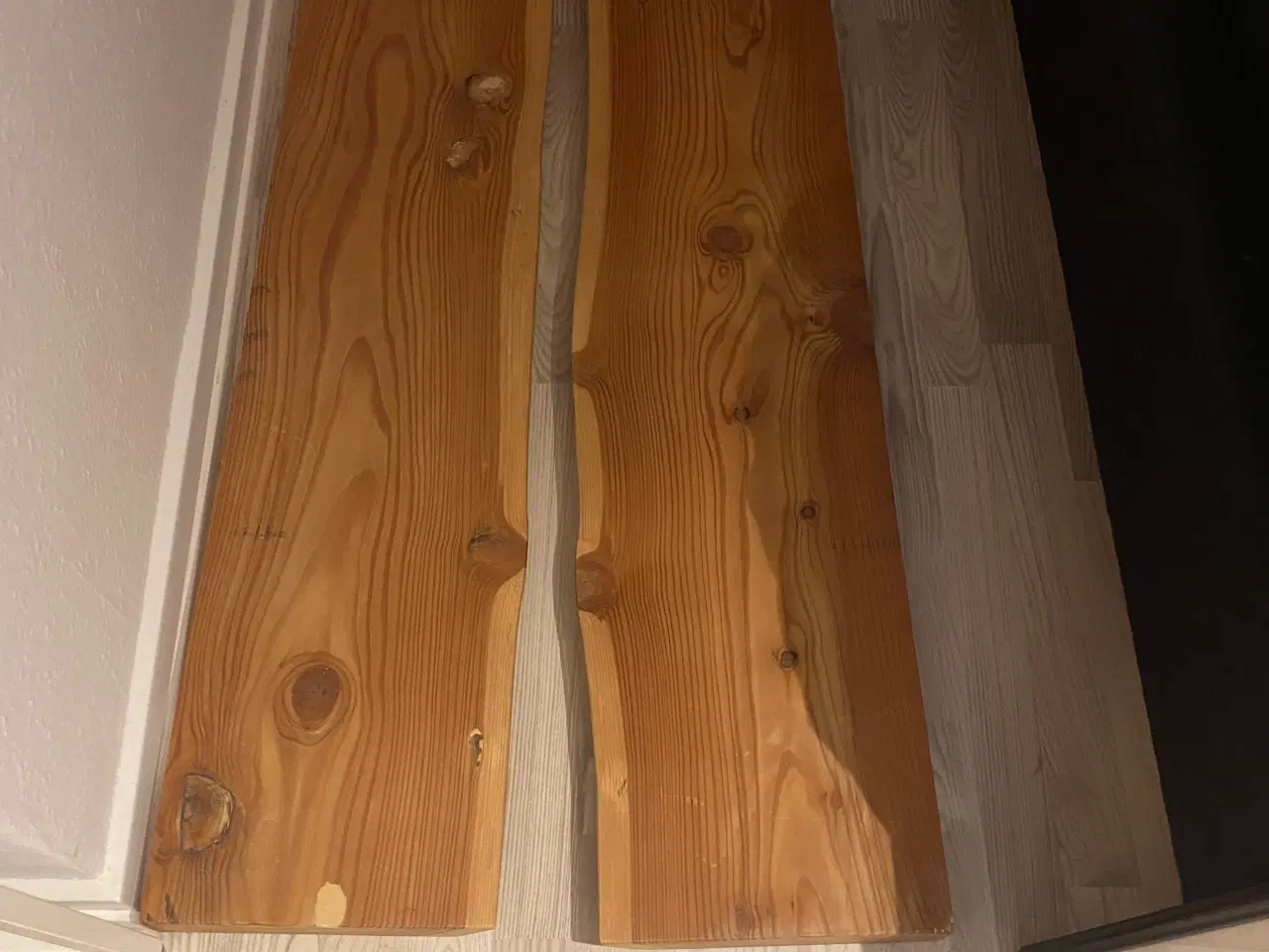 Billede 1 - Hylder i massiv træ