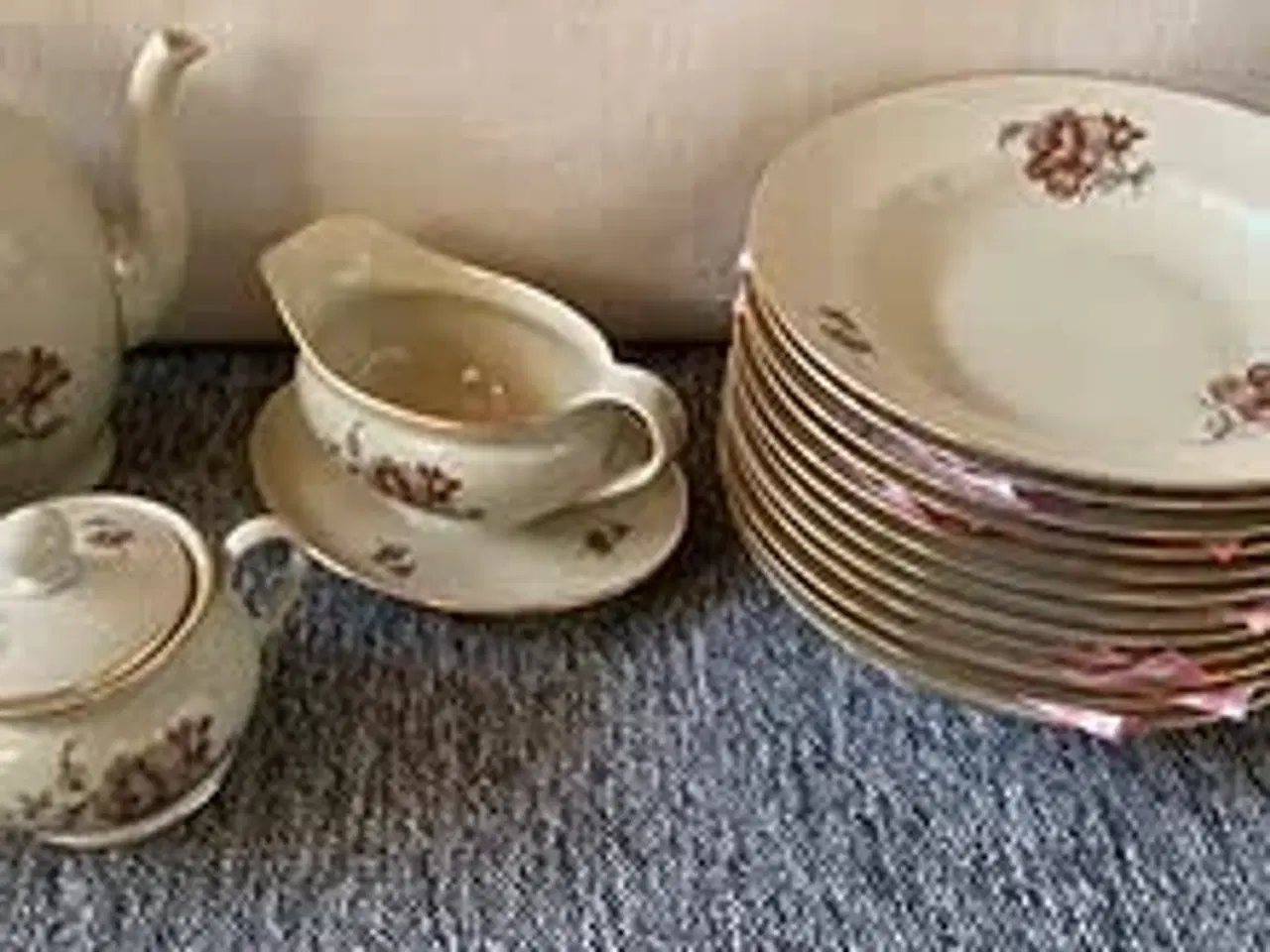 Billede 4 - Retro / vintage kaffestel og spisestel 109 dele