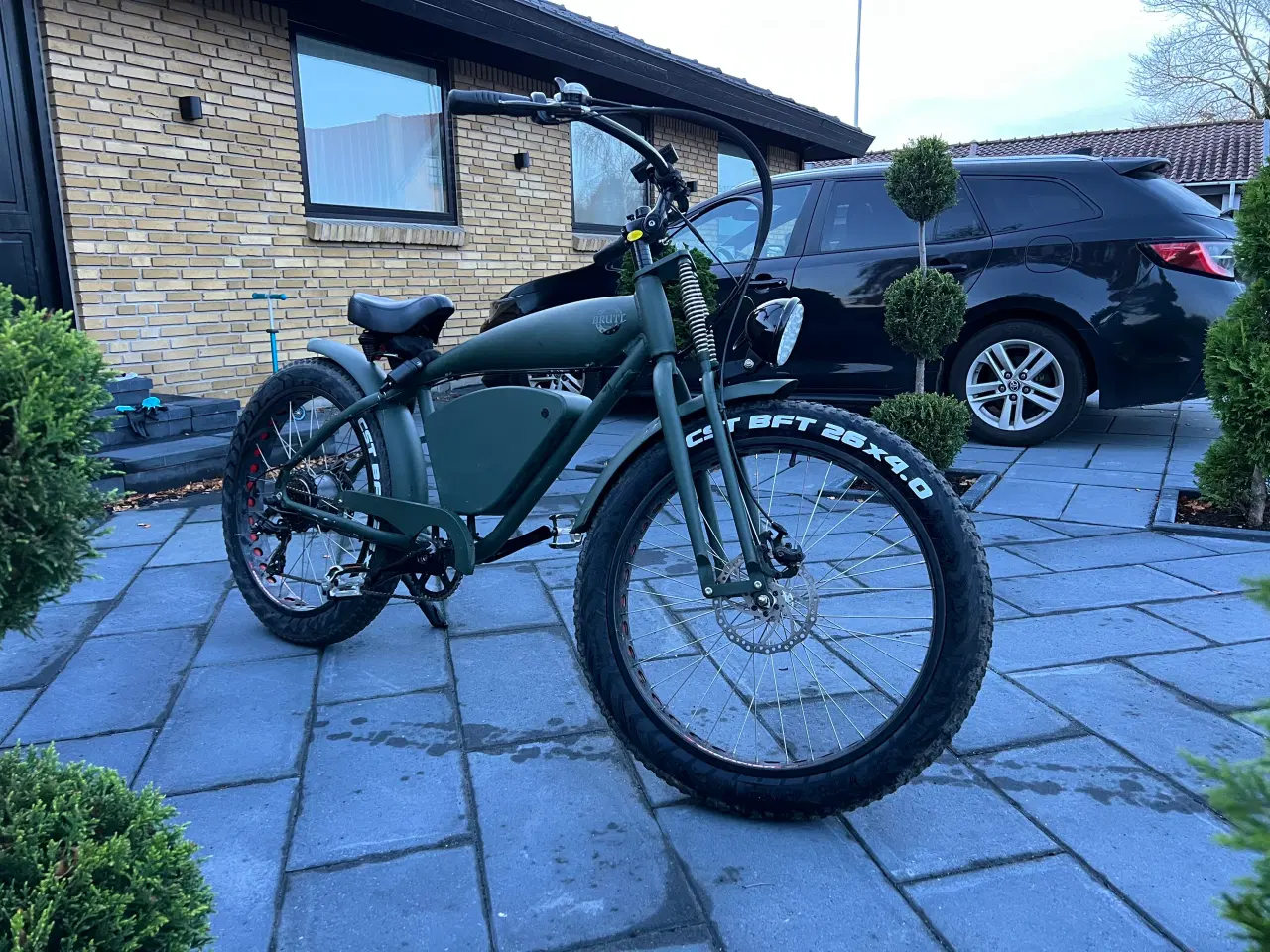 Billede 2 - Brute Fatbike – 2022 – helt nyt batteri – 7 gear –