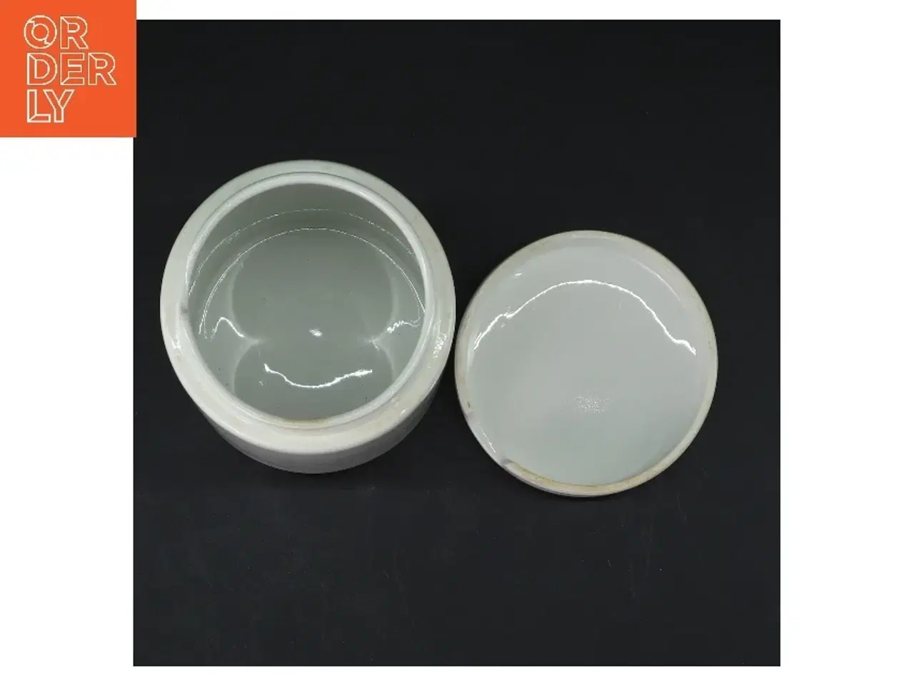 Billede 5 - Hvid porcelænskrukke med låg fra Arabia (str. Ø 7,5 cm højde 11,5 cm)