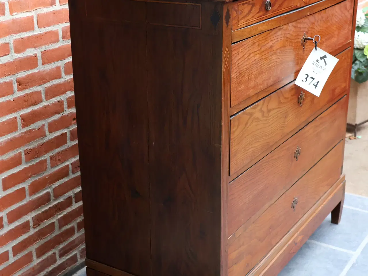 Billede 3 - Gl stor kommode m/5 skuffer, B 120cm D 55cm H 125c