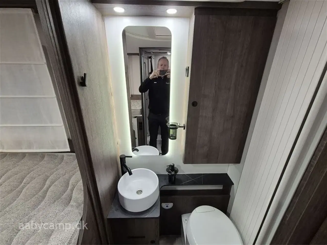 Billede 13 - 2026 - Benimar Tessoro 463   Topudstyret Familie camper