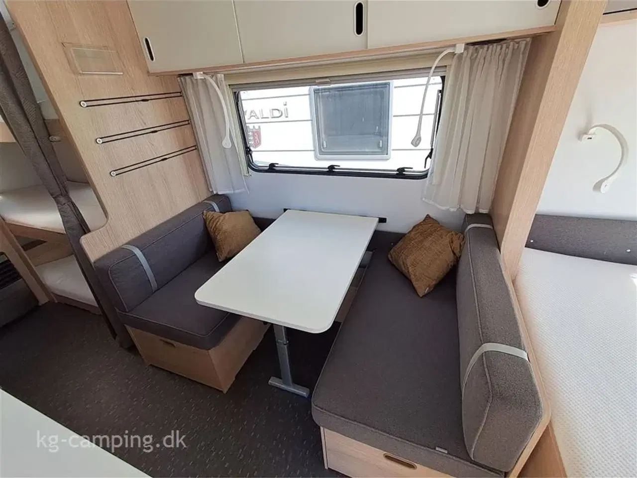 Billede 6 - 2022 - Adria Aviva 522 PT   Letvægtsvogn med 3 køjer og Isabella Sun Shine Plus solsejl