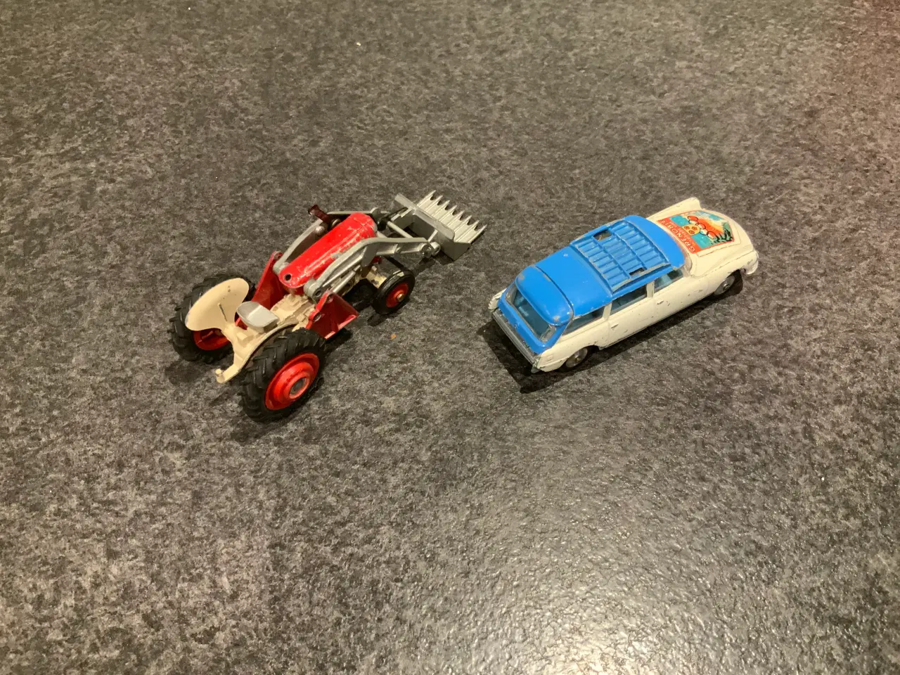 Billede 2 - Corgi bil og traktor