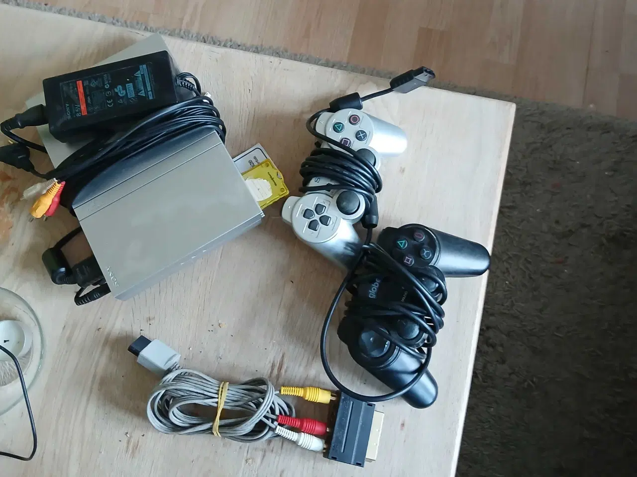 Billede 3 - Playstation 2 slim med 2 controler