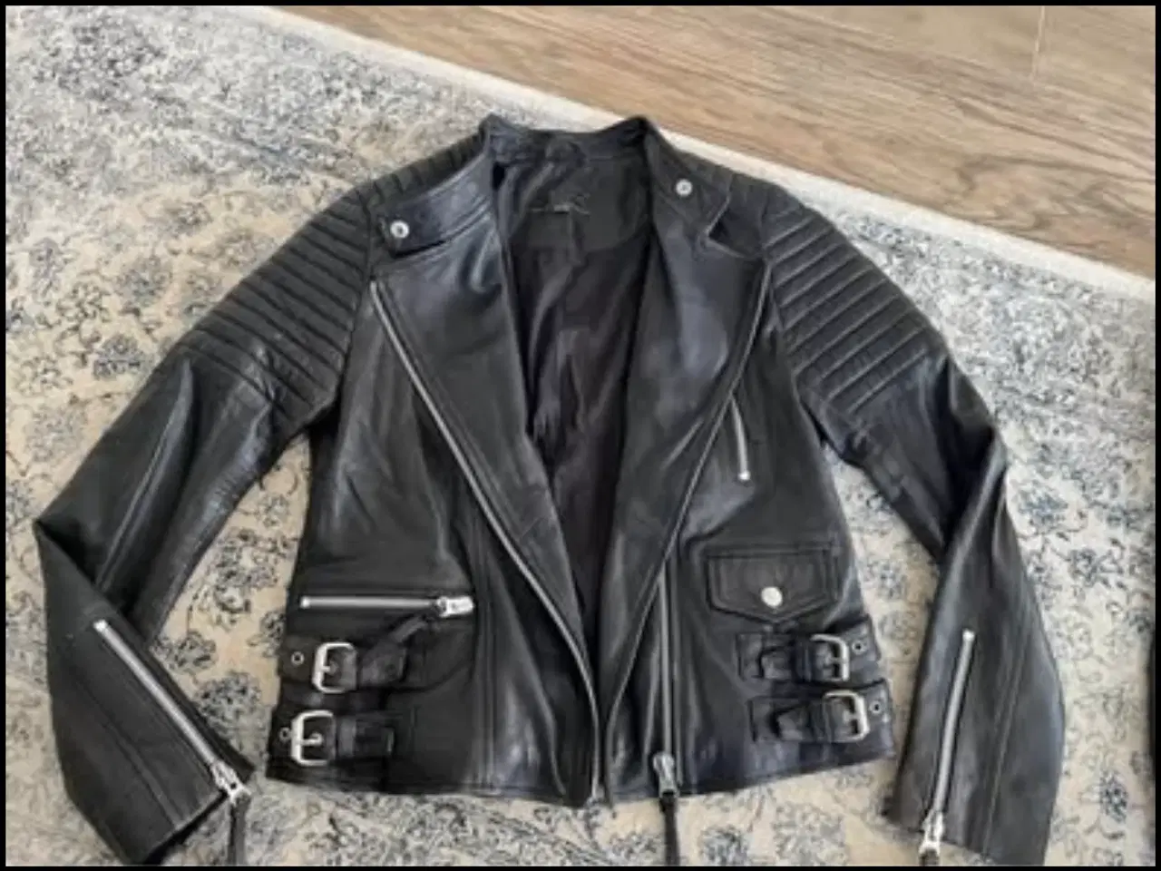 Billede 1 - Skindjakke str. 36