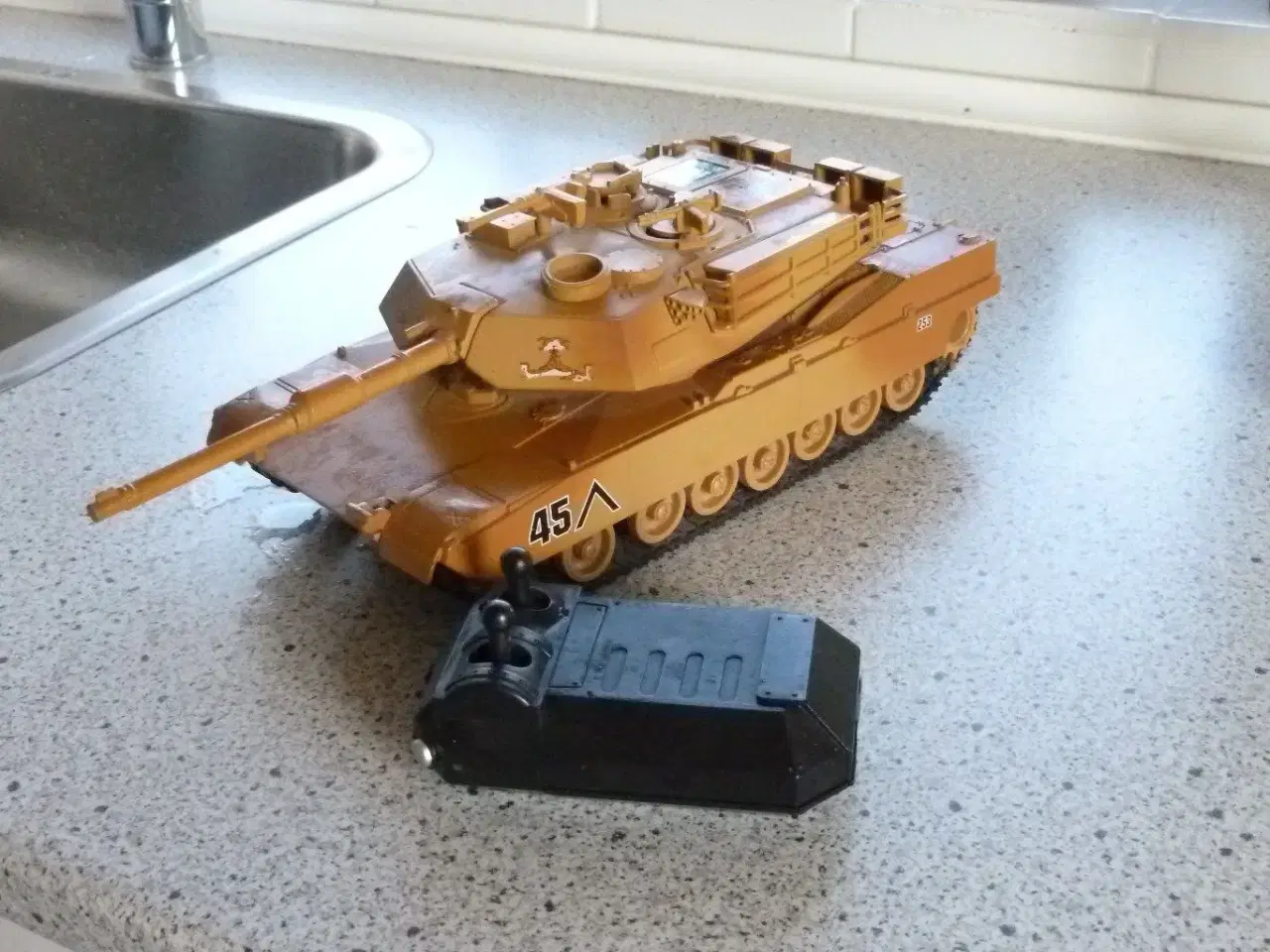 Billede 3 - fjernstyret biler og tank