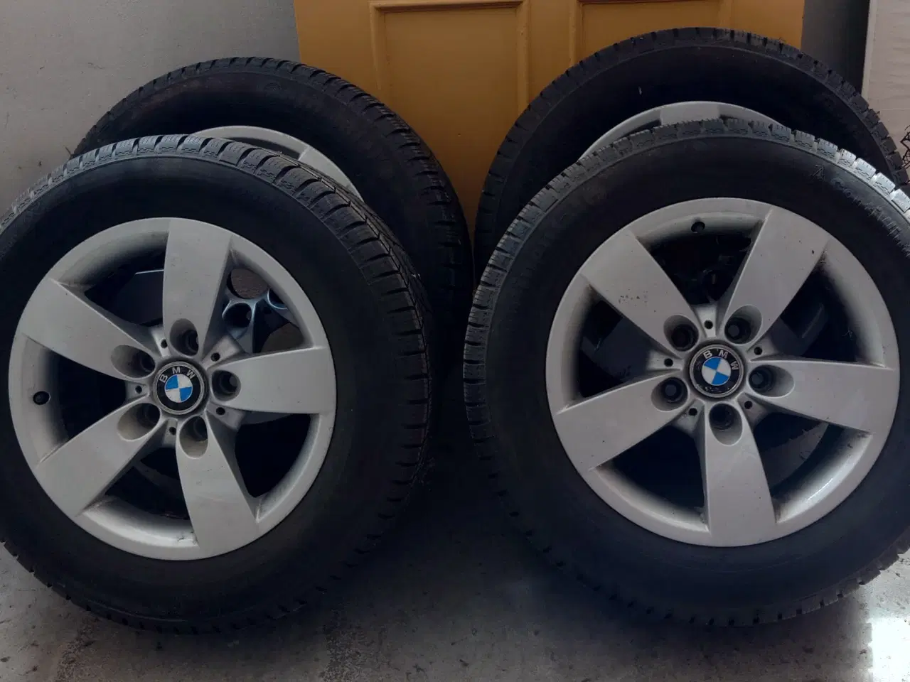 Billede 1 - BMW fælge 16" med gode Continental vinterdæk